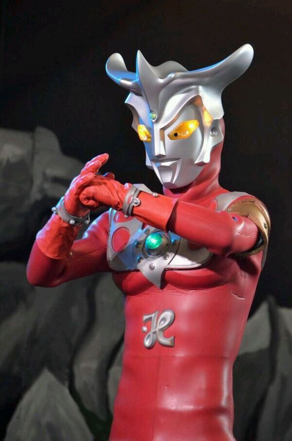 奥特曼壁纸 雷欧奥特曼的图片20